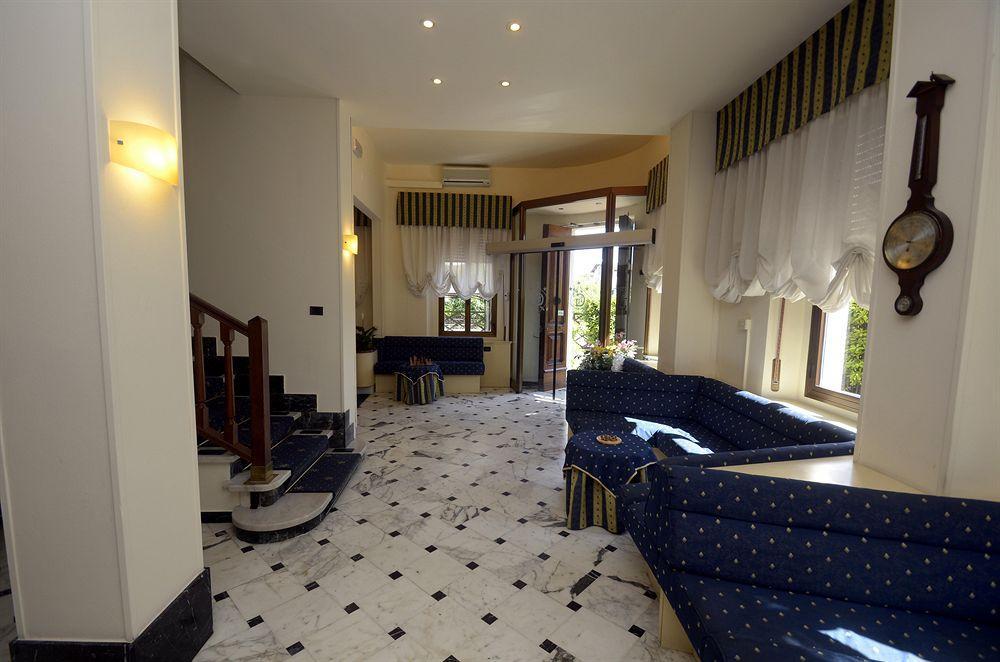 Hotel Gigliola กาไมโยเร ภายนอก รูปภาพ