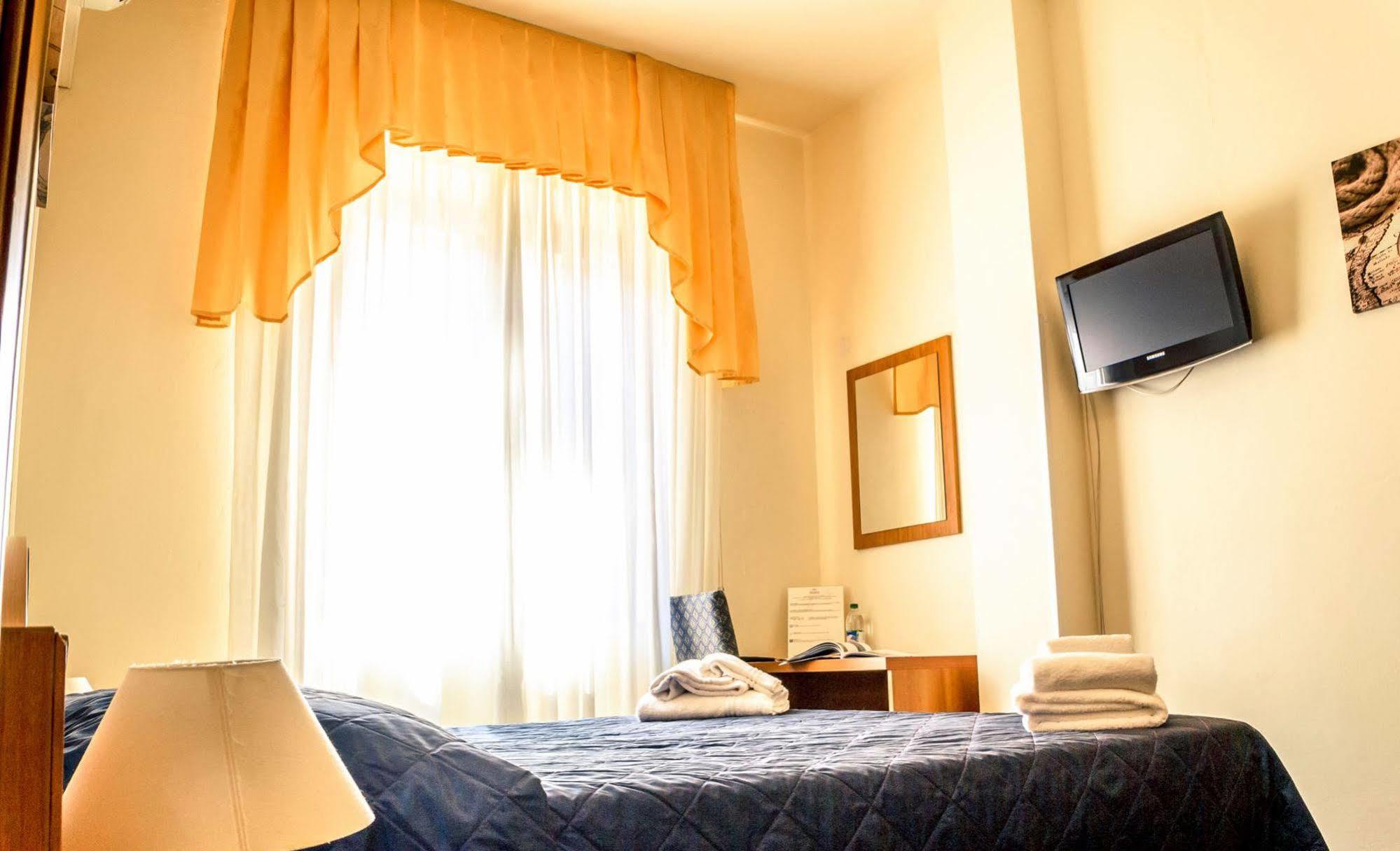 Hotel Gigliola กาไมโยเร ภายนอก รูปภาพ